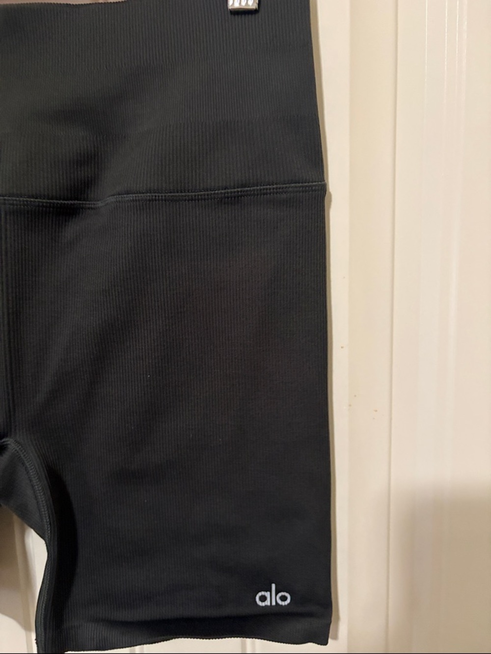 ALO Yoga Black High-Rise Ribbed Bike Shorts - Picture 3 of 8